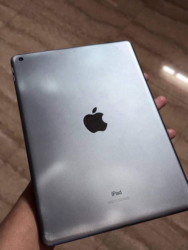 iPad 8 generation silver colour 1