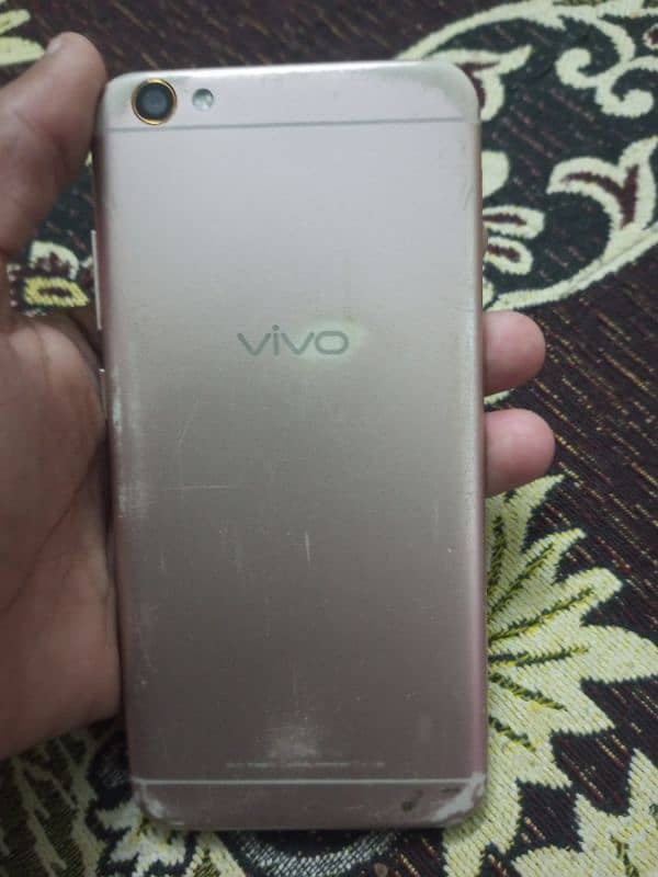 Vivo y67, 4/64 2