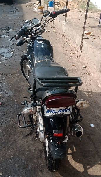 SUZUKI BIKE 150 cc 2