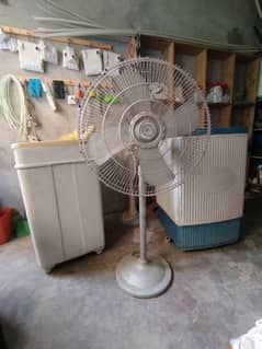 like new. new paint padistal fan