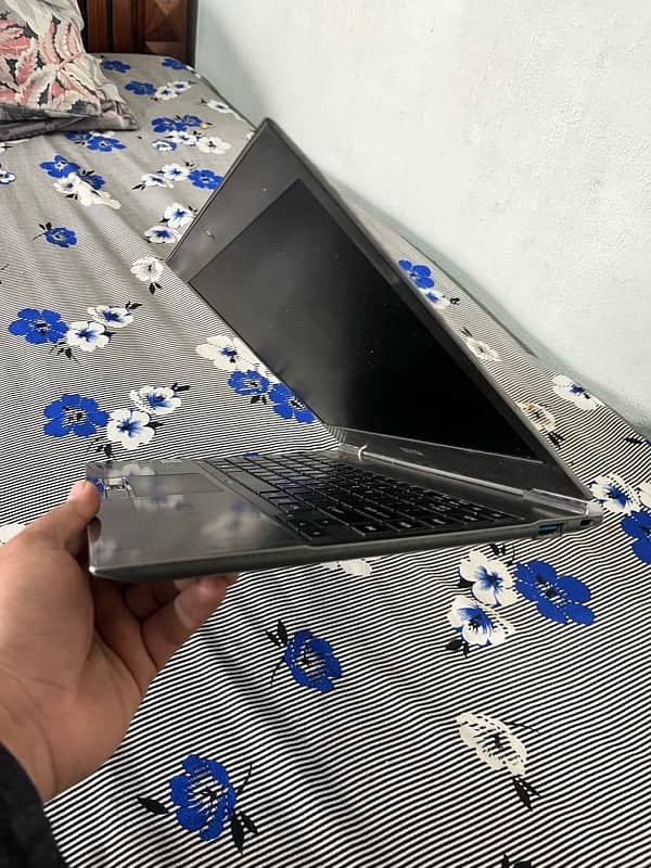 Toshiba Core i7 laptop 2