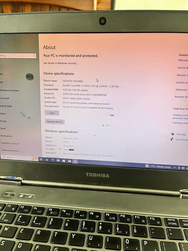 Toshiba Core i7 laptop 4