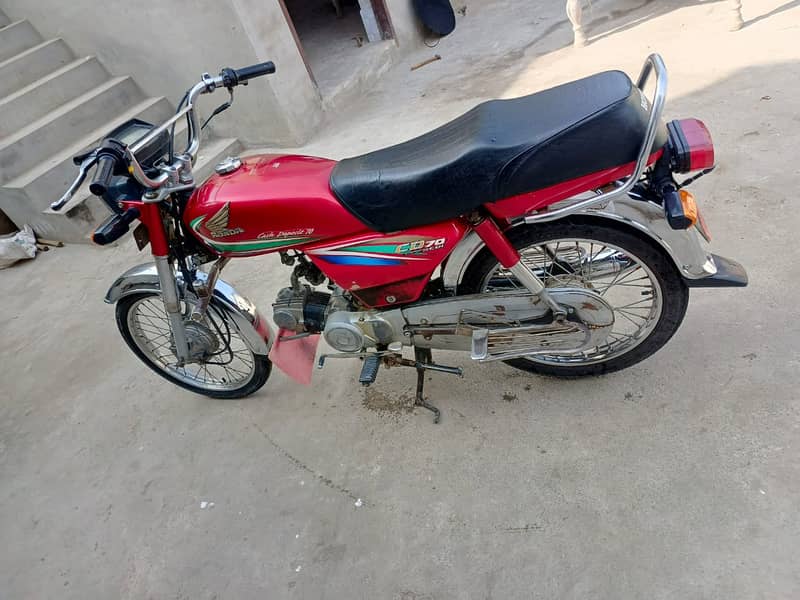 Honda CD 70 2015/16 9