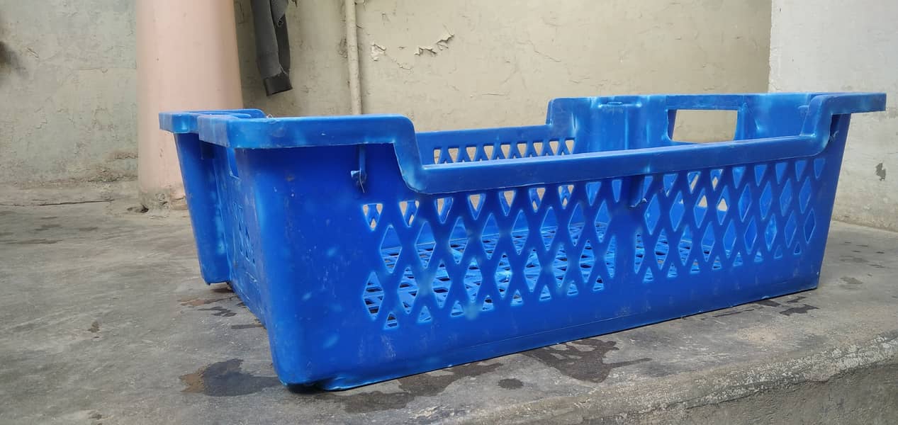 Plastic baskets /plastic crates 0