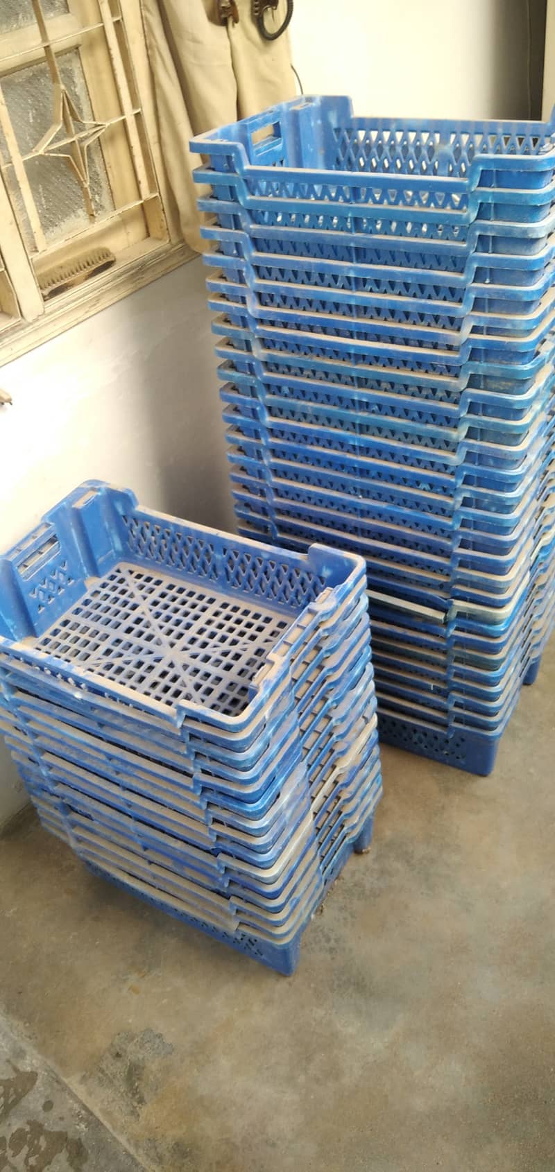 Plastic baskets /plastic crates 1