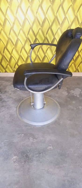 salon chair 1