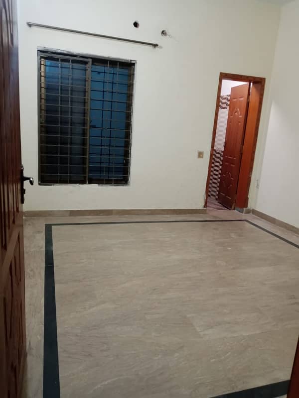 10 MARLA UPPER PORTION AVAILABLE FOR RENT. 9