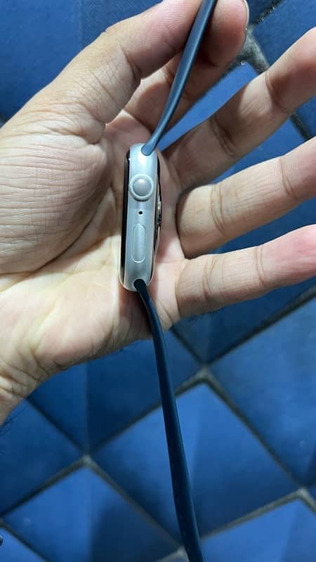 Apple Watch series 9 45mm 100% Battery health 1