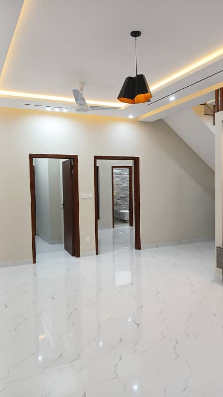 Beautifully Designed 5 Marla House For Sale In  Dream Gardens  Lahore 15