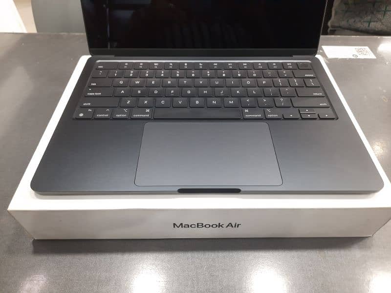 Apple MacBook Air 0