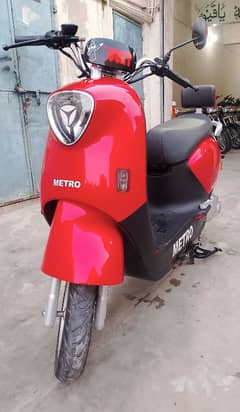 Metro electric m6 model 2023 bilkul ok hai 10/10 condition hai