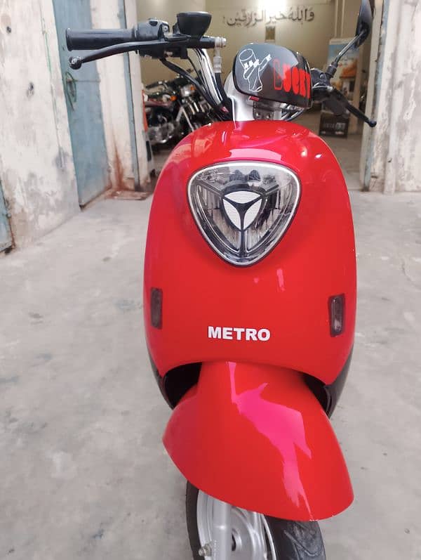 Metro electric m6 model 2023 bilkul ok hai 10/10 condition hai 4