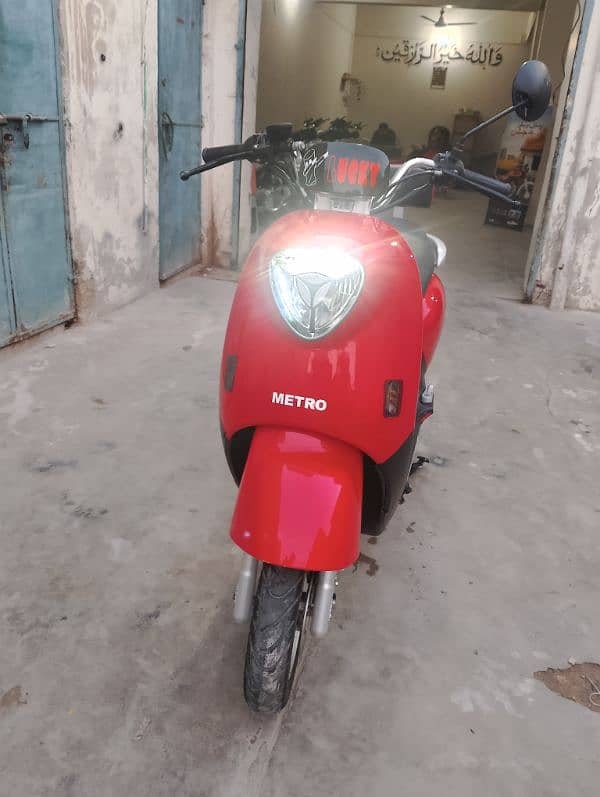 Metro electric m6 model 2023 bilkul ok hai 10/10 condition hai 5