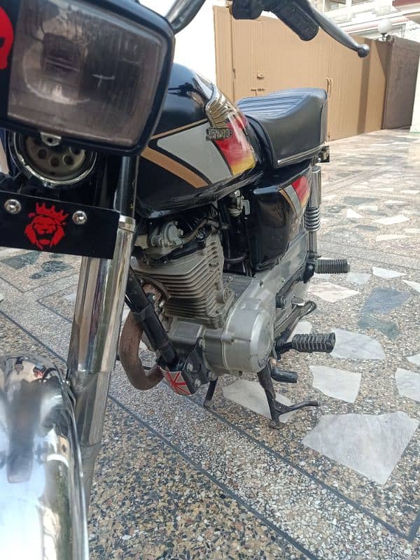 Honda 125 in good condition 5