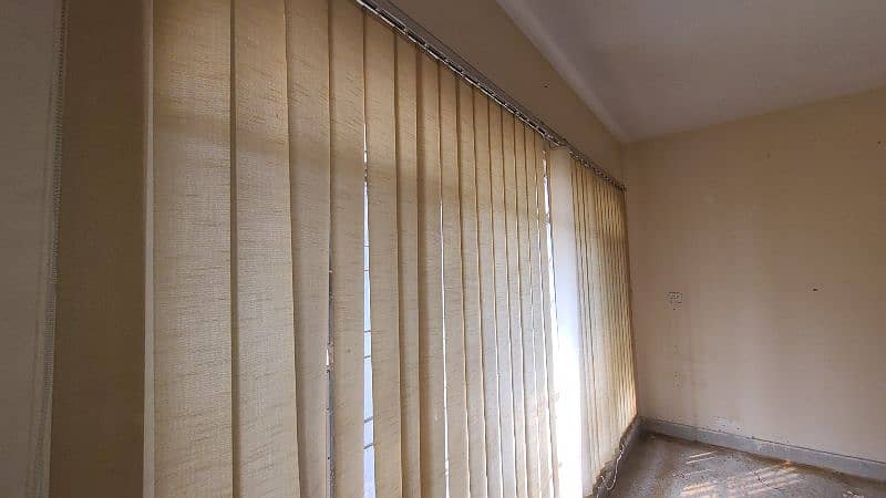 Quality Vertical Blinds For Offices & Homes 4