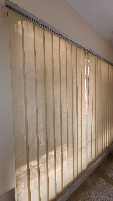 Quality Vertical Blinds For Offices & Homes 5