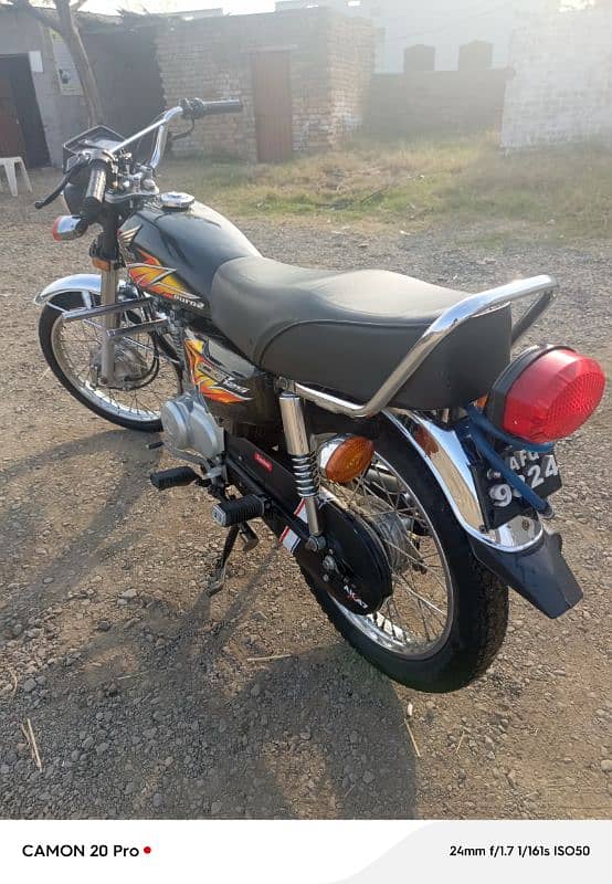 Honda 125 condition 10/9 Alla orgnal parts black colour punjab number 1