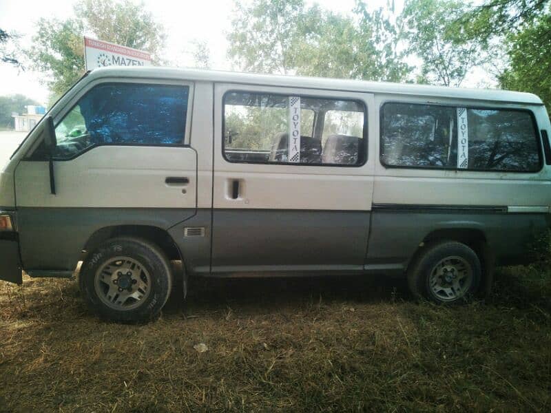 Nissan urvan 97 97model 7kota 5