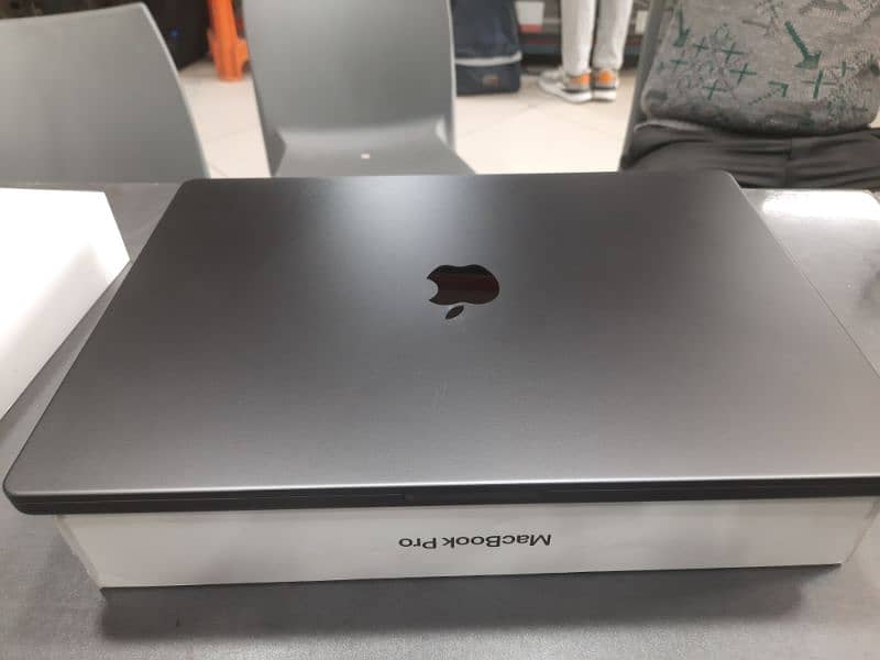 Apple MacBook Pro 0