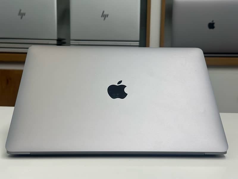 MACBOOK PRO 2017 !! 13-inch !! CORE-i7 !! 16 GB RAM !! 512 GB SSD 2