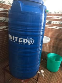 united water drum 200litre with stand  just like new