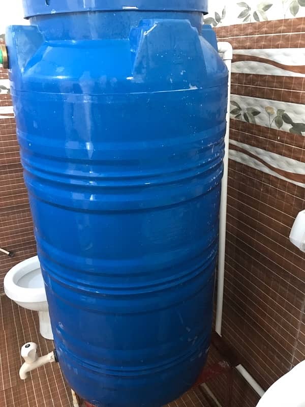 united water drum 200litre with stand  just like new 1