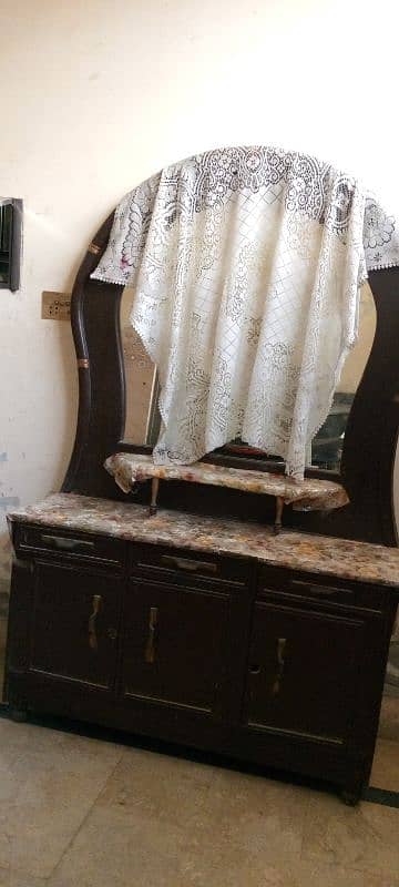 dressing Table in good condition with good wood 1