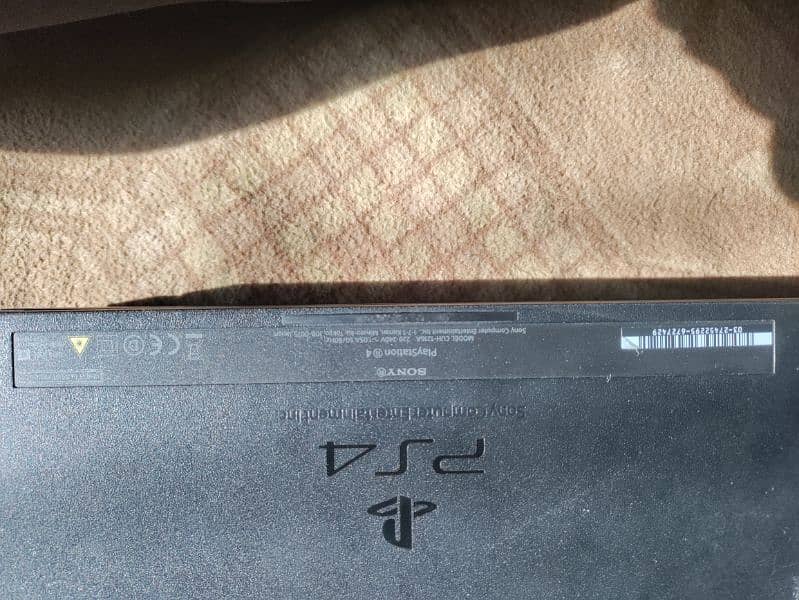 PS4 500gd CH1216 A brand new condition 8