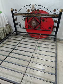 king size iron bed in good condition