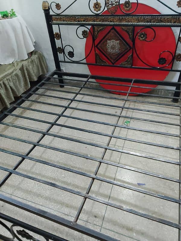 king size iron bed in good condition 10