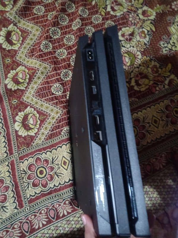 PLAYSTATION 4 1TB PRO VERSION 6