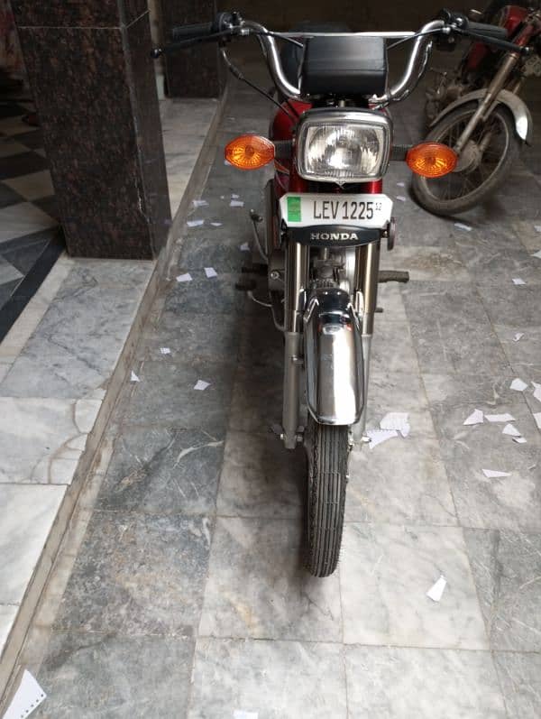 honda 70 2012 modle h new condition 9