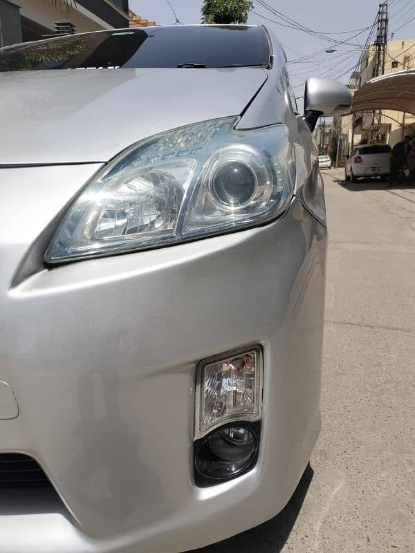 Toyota Prius 2011 1