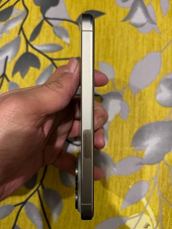 Iphone 15 Pro 256gb PTA approved 6