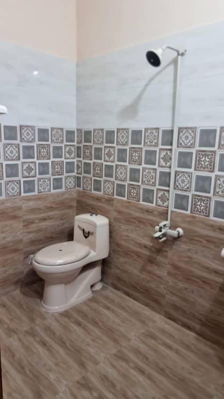 240 Square Yards Upper Portion for sale in Gulshan-e-Iqbal Town 8