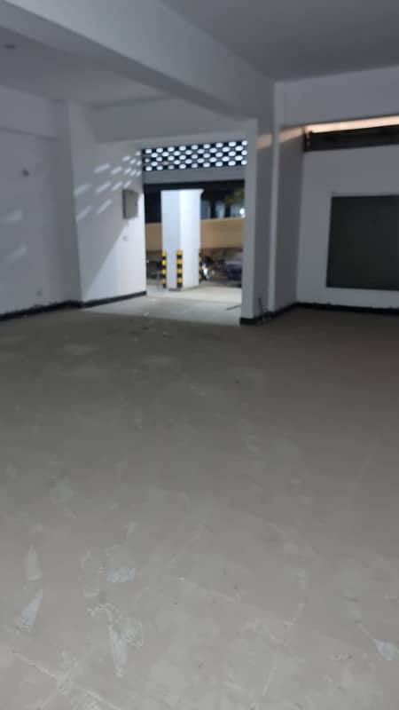 Book A Shop Of 1600 Square Feet In Gulshan-e-Iqbal - Block 10 Karachi 1