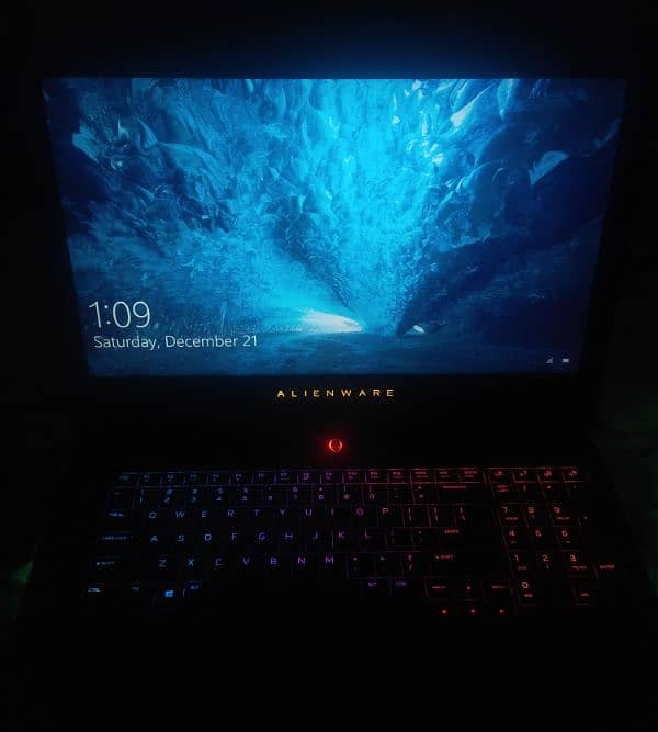 Dell Alienware 17 r4 1