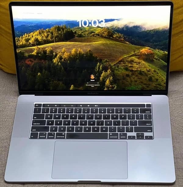 MacBook pro 2019  Intel processor i9 Display 15inch 32GB RAM 512 SSD 3