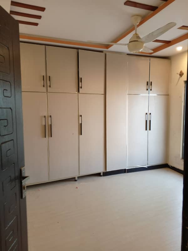 Ghouri town flat Availabile for rent 3