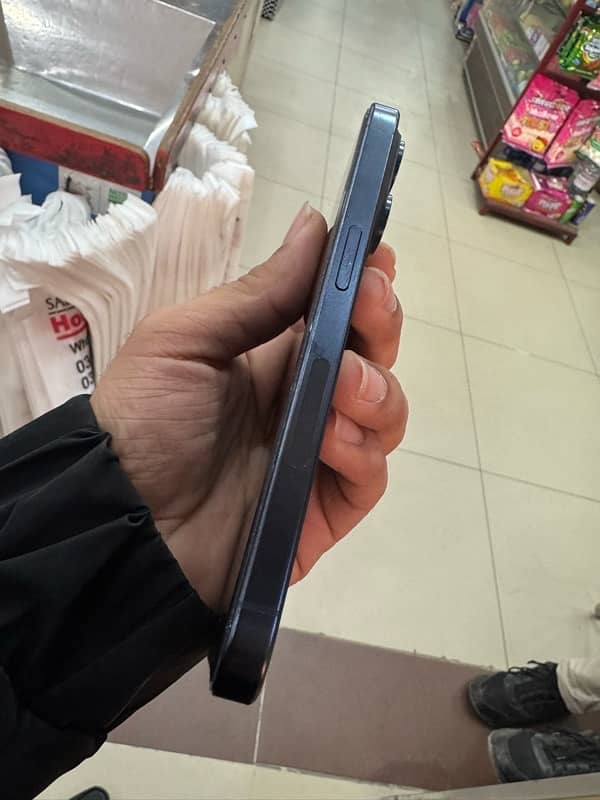 iphone 15 pro blue titanium jv 2