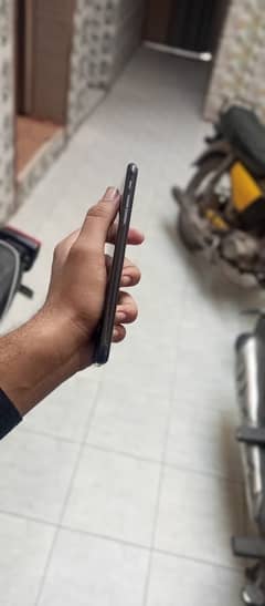 iphone 8+ official pta approved