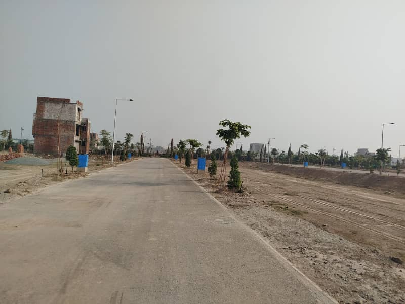 Beautiful 3 Marla Residential Plot For Sale Union Green On College Road near Eden Boulevard Lahore 0