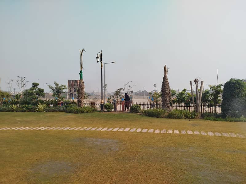 Beautiful 3 Marla Residential Plot For Sale Union Green On College Road near Eden Boulevard Lahore 4