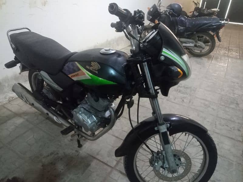 VIP BIKE HN , 5 GHAIR HN , DISC BREAK HN , MODEL 2012, HYDERABAD NO HN 1