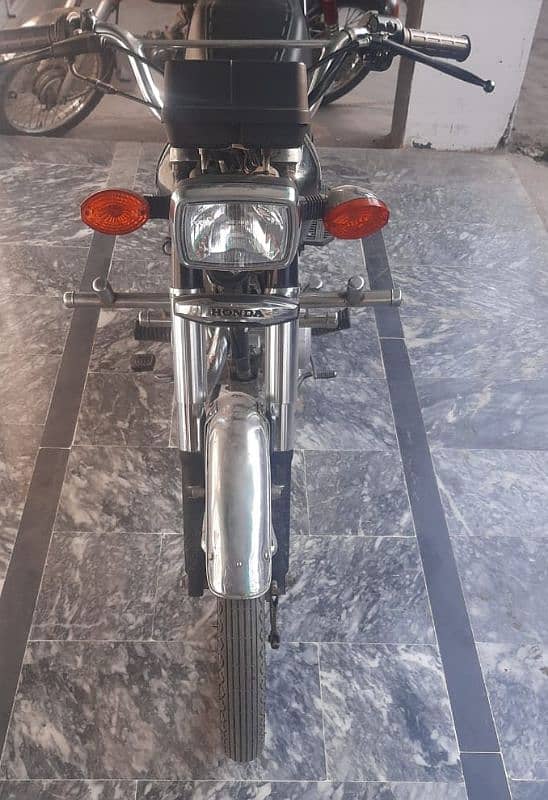 Honda 125 2013 model in very good condition 1