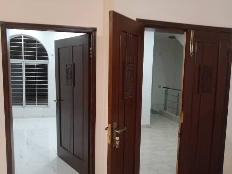 10 MARLA UPPER PORTION FOR RENT IN GOOD LOCATION WITH Gas 5