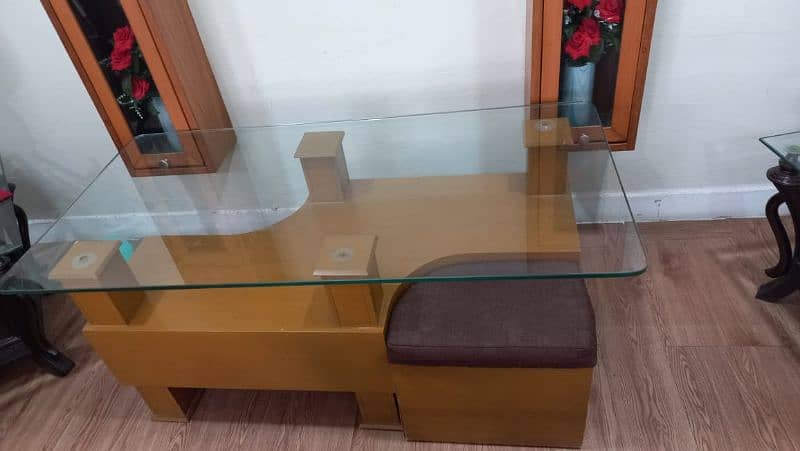 Single center table for sale 3