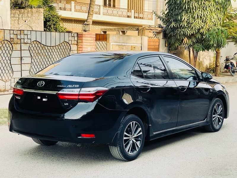 Toyota Corolla Altis 2019 4