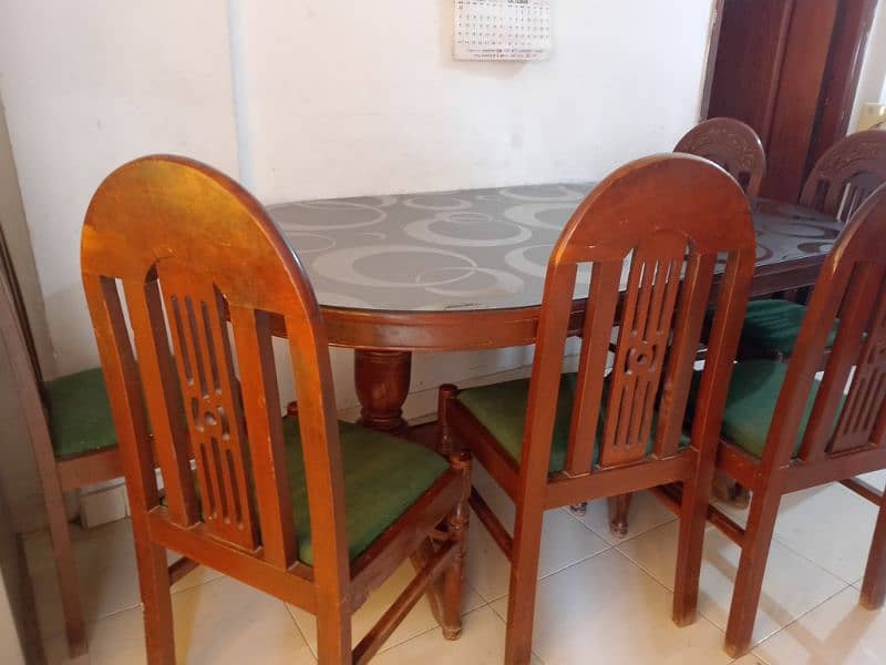 Dining table + 6 chairs 1