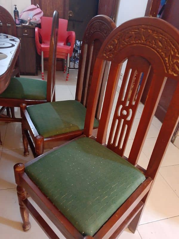 Dining table + 6 chairs 2